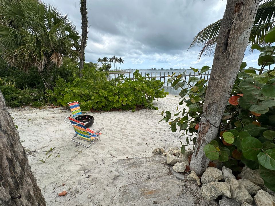 For Rent: $4,750 (3 beds, 2 baths, 2054 Square Feet)