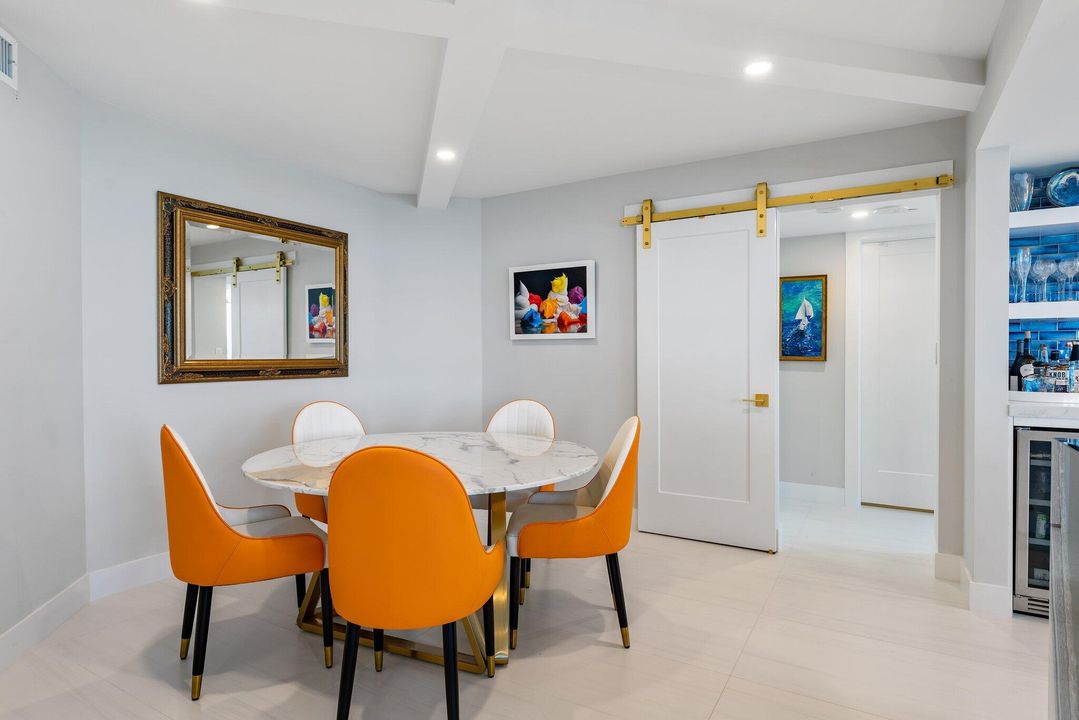 合同活跃: $13,000 (2 贝兹, 2 浴室, 1642 平方英尺)