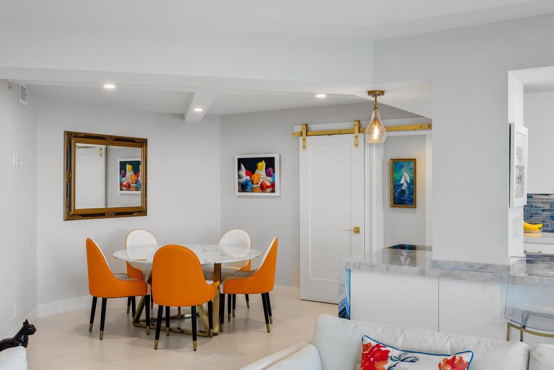 合同活跃: $13,000 (2 贝兹, 2 浴室, 1642 平方英尺)