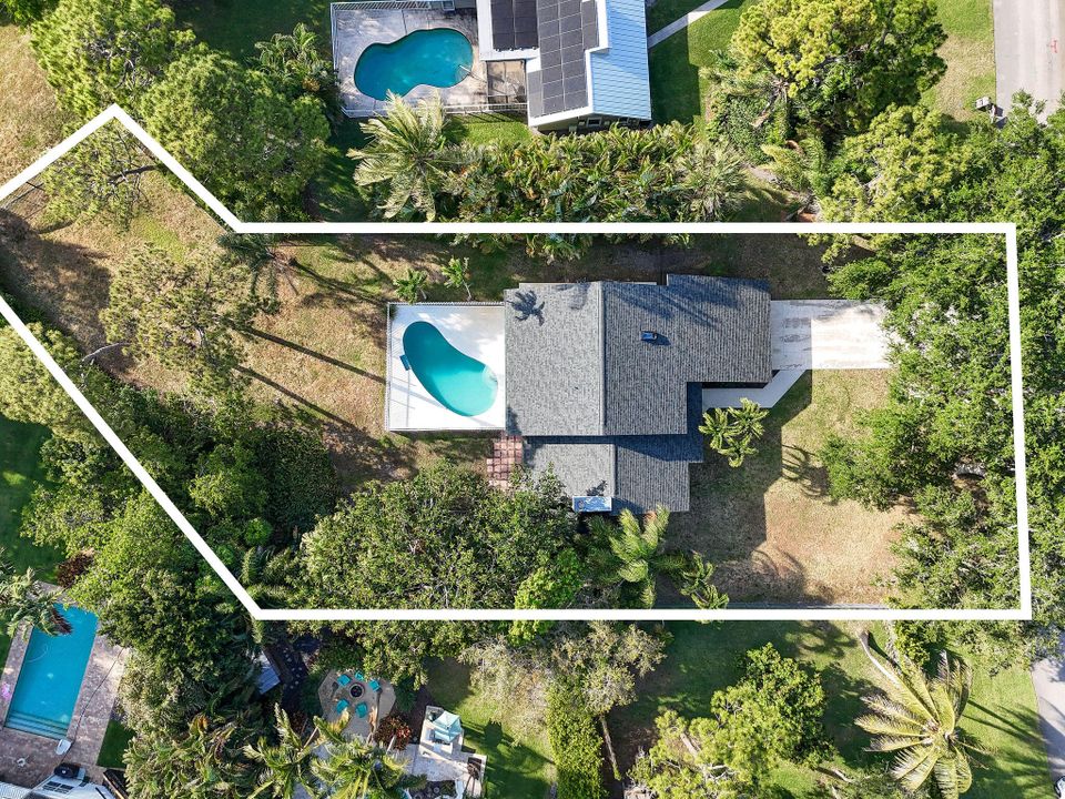 合同活跃: $1,225,000 (4 贝兹, 3 浴室, 2625 平方英尺)