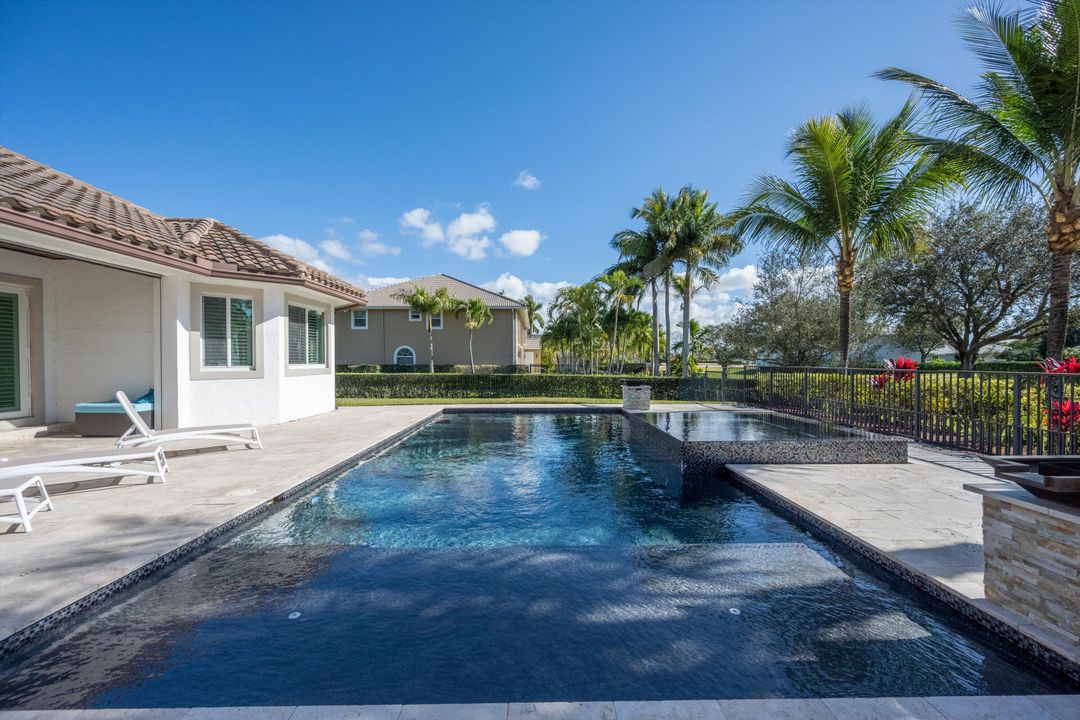 出租: $25,000 (5 贝兹, 4 浴室, 5981 平方英尺)