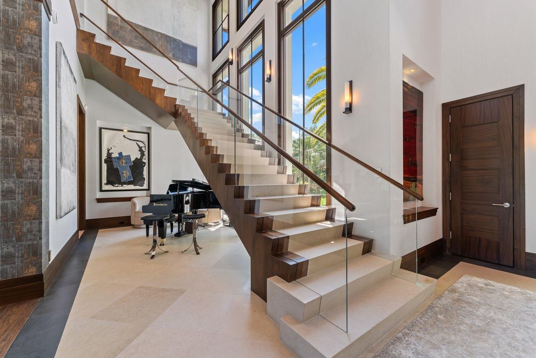 На продажу: $24,500,000 (5 спален, 6 ванн, 8676 Квадратных фут)