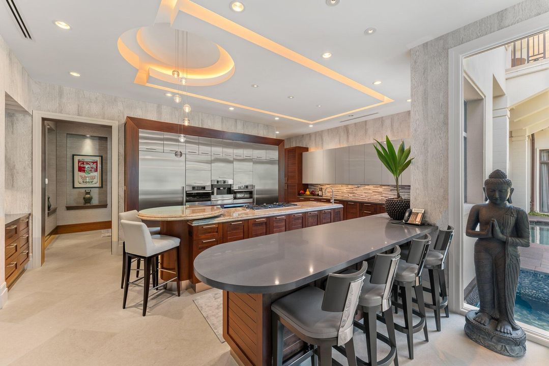 На продажу: $24,500,000 (5 спален, 6 ванн, 8676 Квадратных фут)