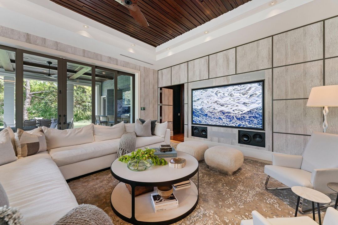 На продажу: $24,500,000 (5 спален, 6 ванн, 8676 Квадратных фут)