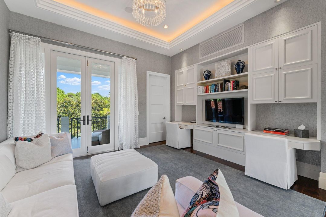 На продажу: $24,500,000 (5 спален, 6 ванн, 8676 Квадратных фут)