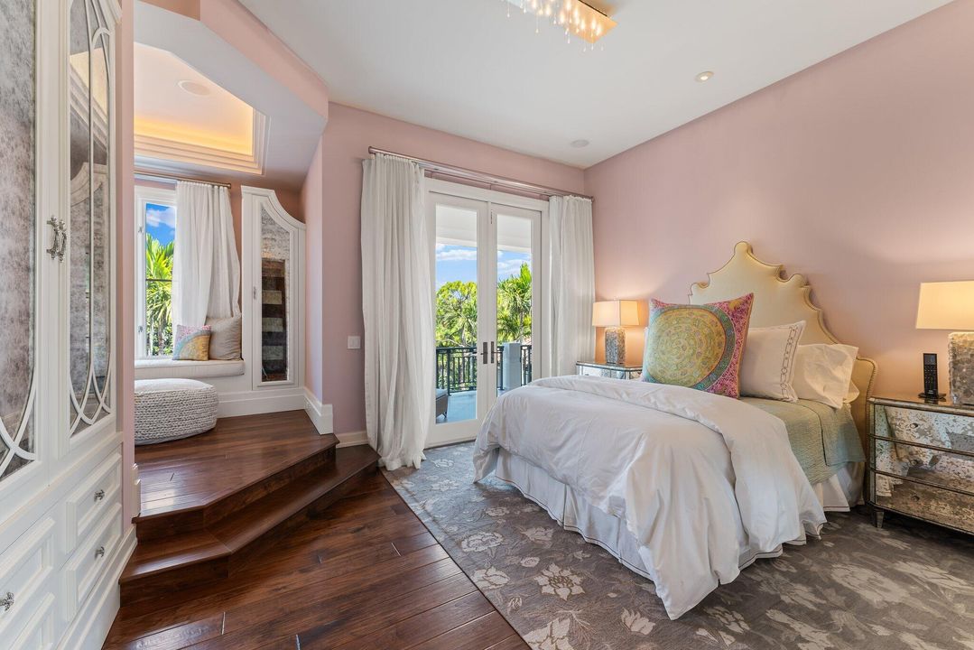 На продажу: $24,500,000 (5 спален, 6 ванн, 8676 Квадратных фут)