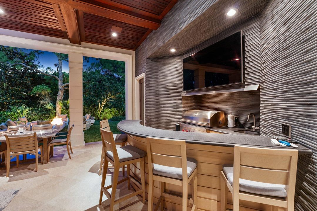 На продажу: $24,500,000 (5 спален, 6 ванн, 8676 Квадратных фут)