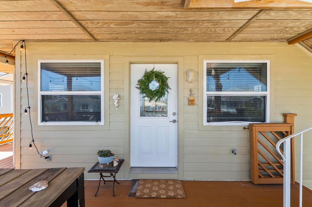 Active With Contract: $899,900 (4 beds, 4 baths, 2536 Square Feet)