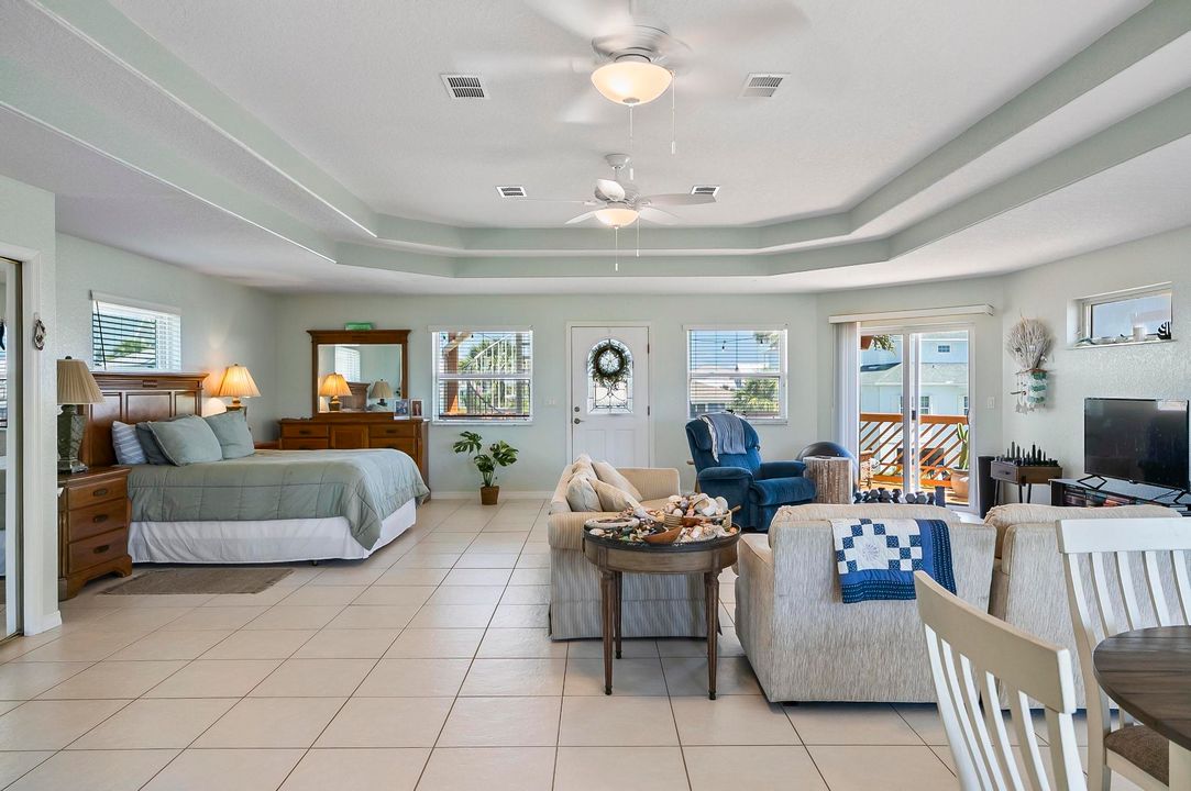 Active With Contract: $899,900 (4 beds, 4 baths, 2536 Square Feet)