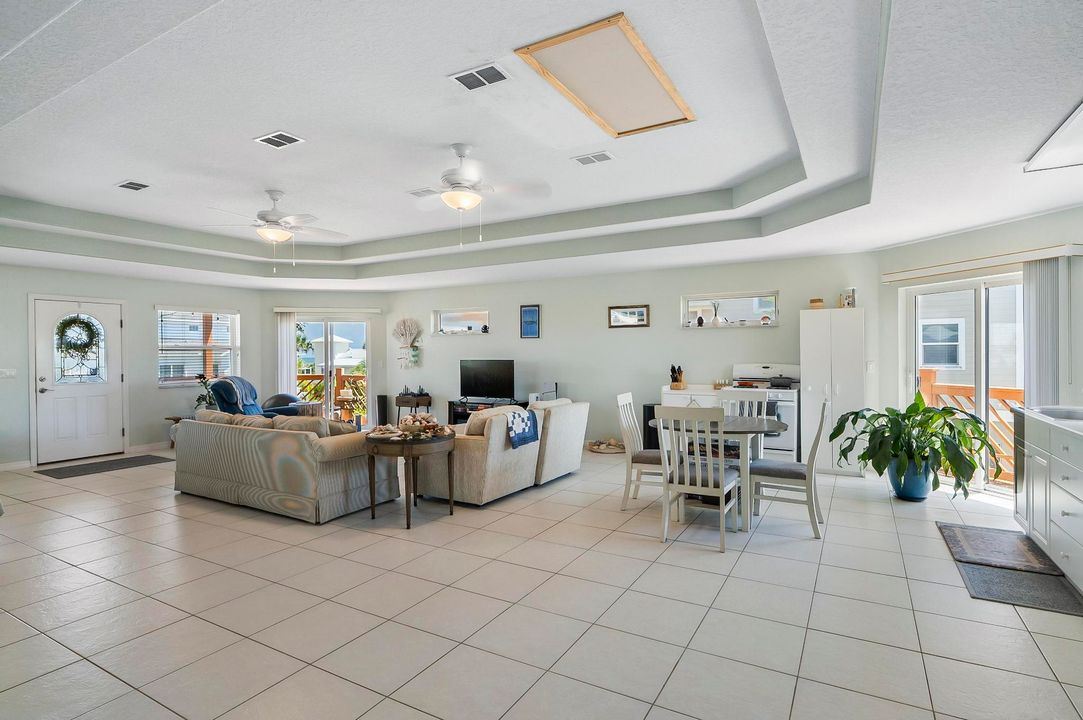 Active With Contract: $899,900 (4 beds, 4 baths, 2536 Square Feet)