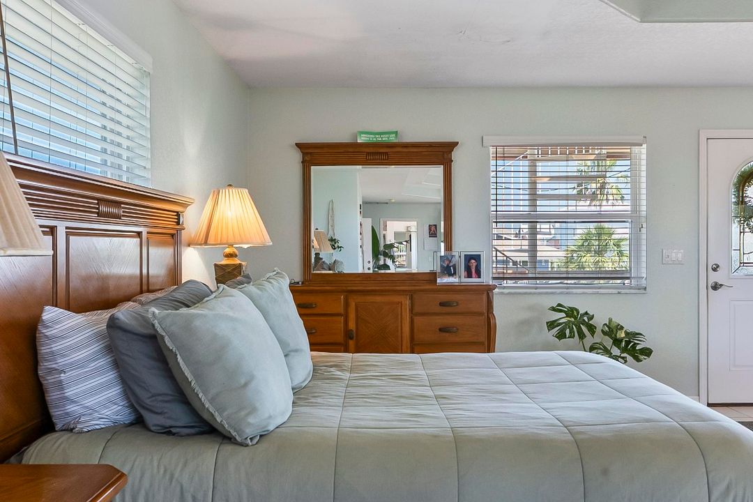 Active With Contract: $899,900 (4 beds, 4 baths, 2536 Square Feet)