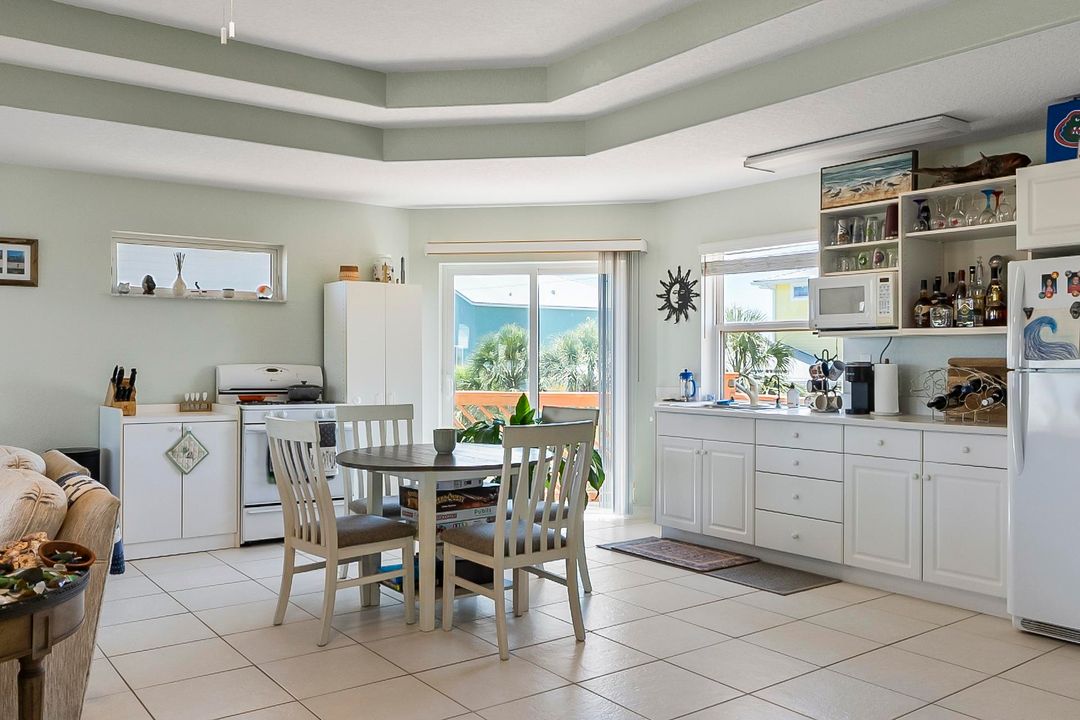 Active With Contract: $899,900 (4 beds, 4 baths, 2536 Square Feet)