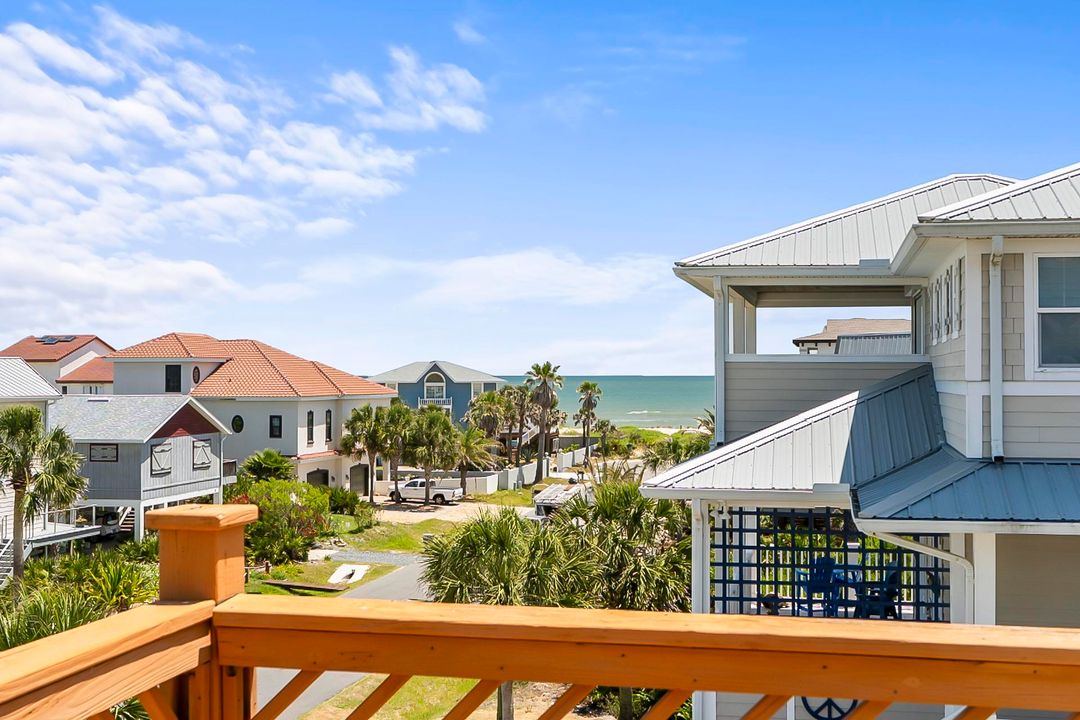 Active With Contract: $899,900 (4 beds, 4 baths, 2536 Square Feet)