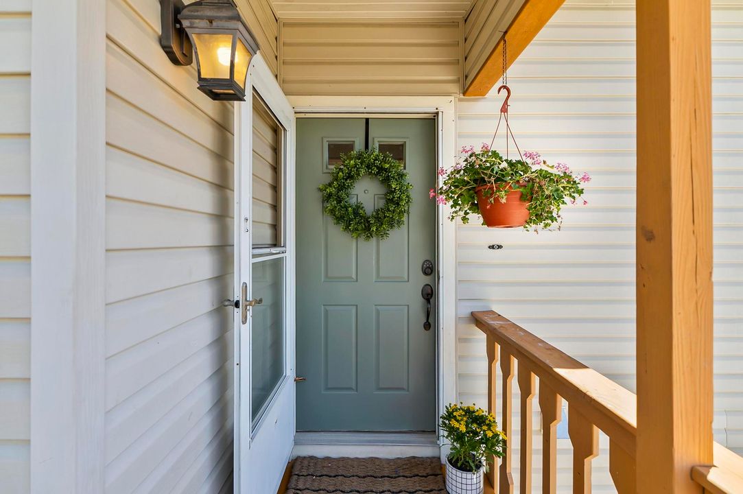 Active With Contract: $899,900 (4 beds, 4 baths, 2536 Square Feet)