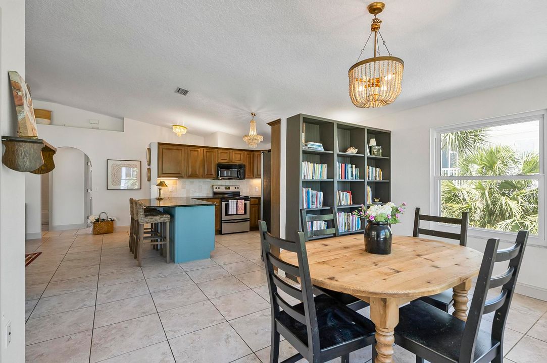 Active With Contract: $899,900 (4 beds, 4 baths, 2536 Square Feet)