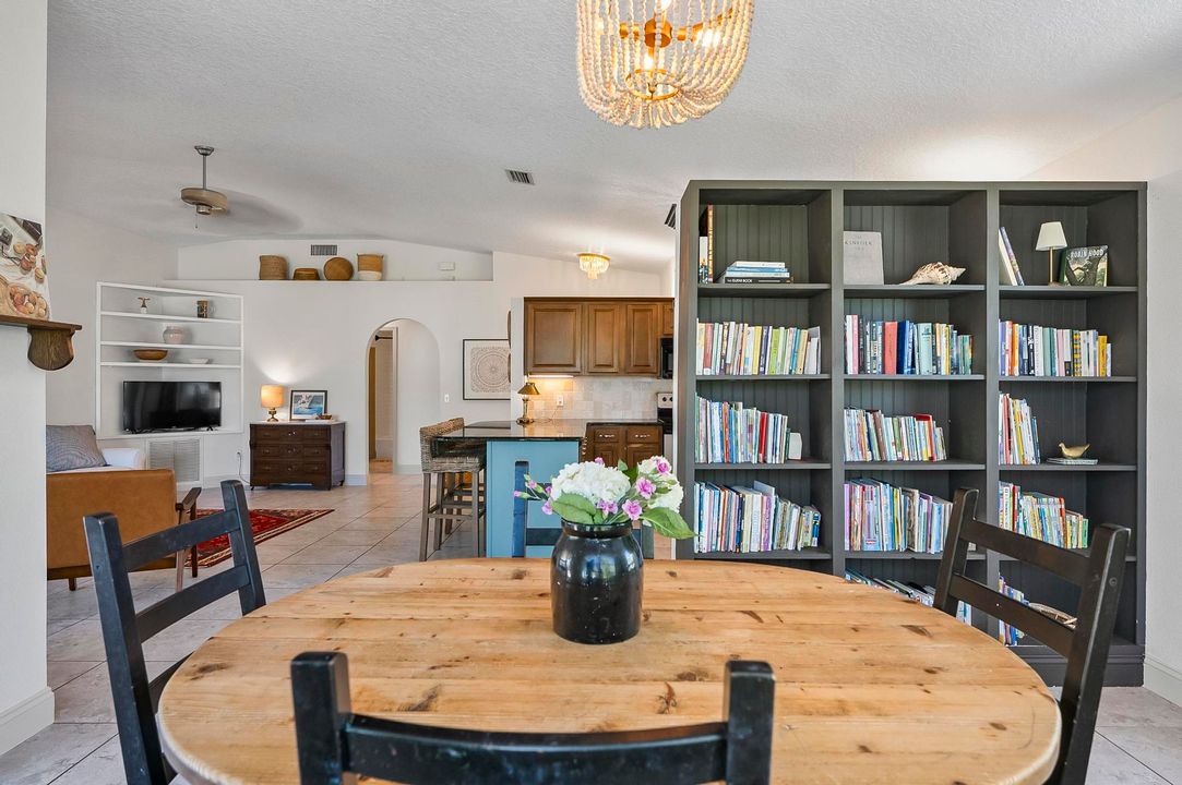 Active With Contract: $899,900 (4 beds, 4 baths, 2536 Square Feet)