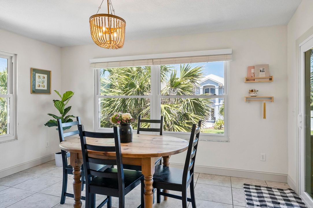 Active With Contract: $899,900 (4 beds, 4 baths, 2536 Square Feet)