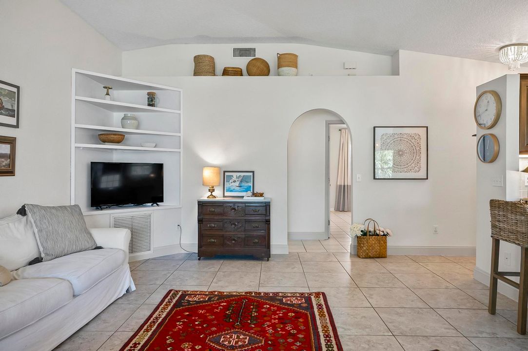 Active With Contract: $899,900 (4 beds, 4 baths, 2536 Square Feet)