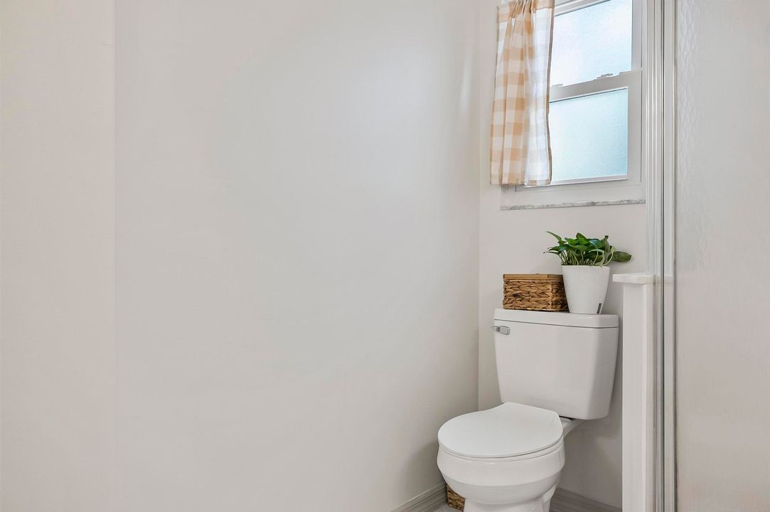 Active With Contract: $899,900 (4 beds, 4 baths, 2536 Square Feet)