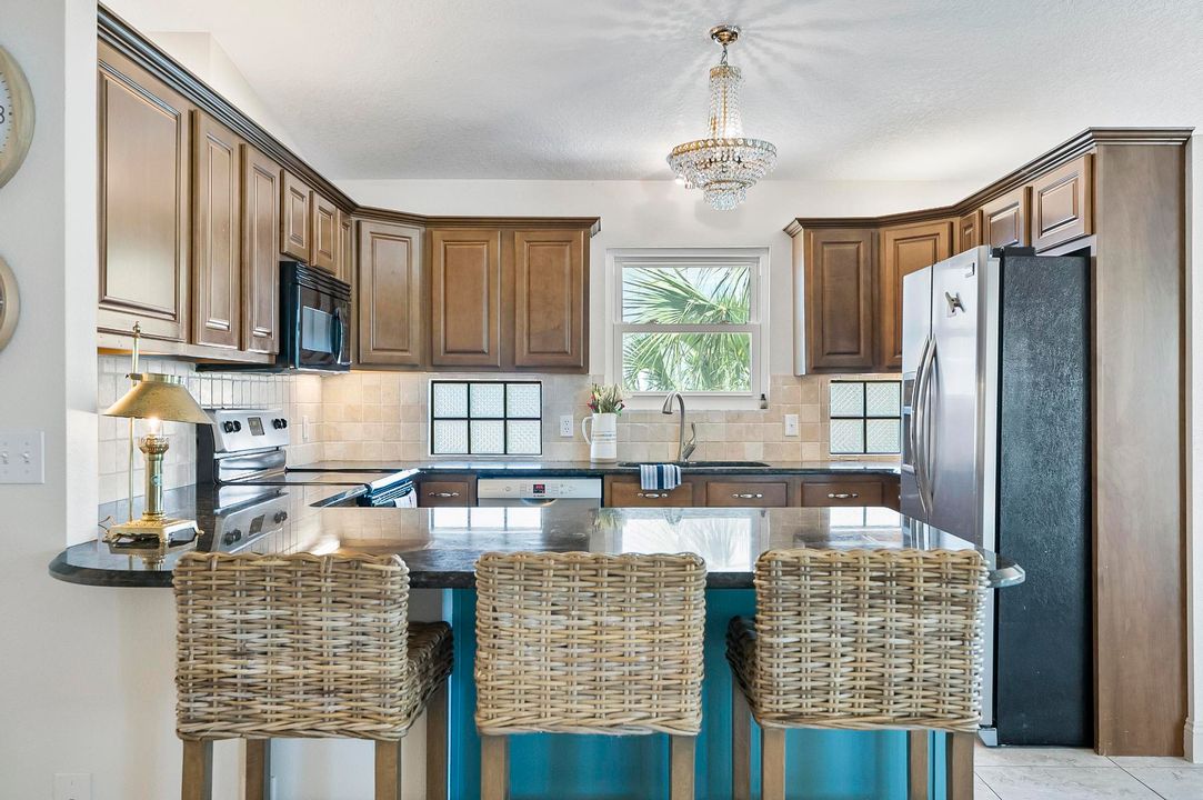 Active With Contract: $899,900 (4 beds, 4 baths, 2536 Square Feet)