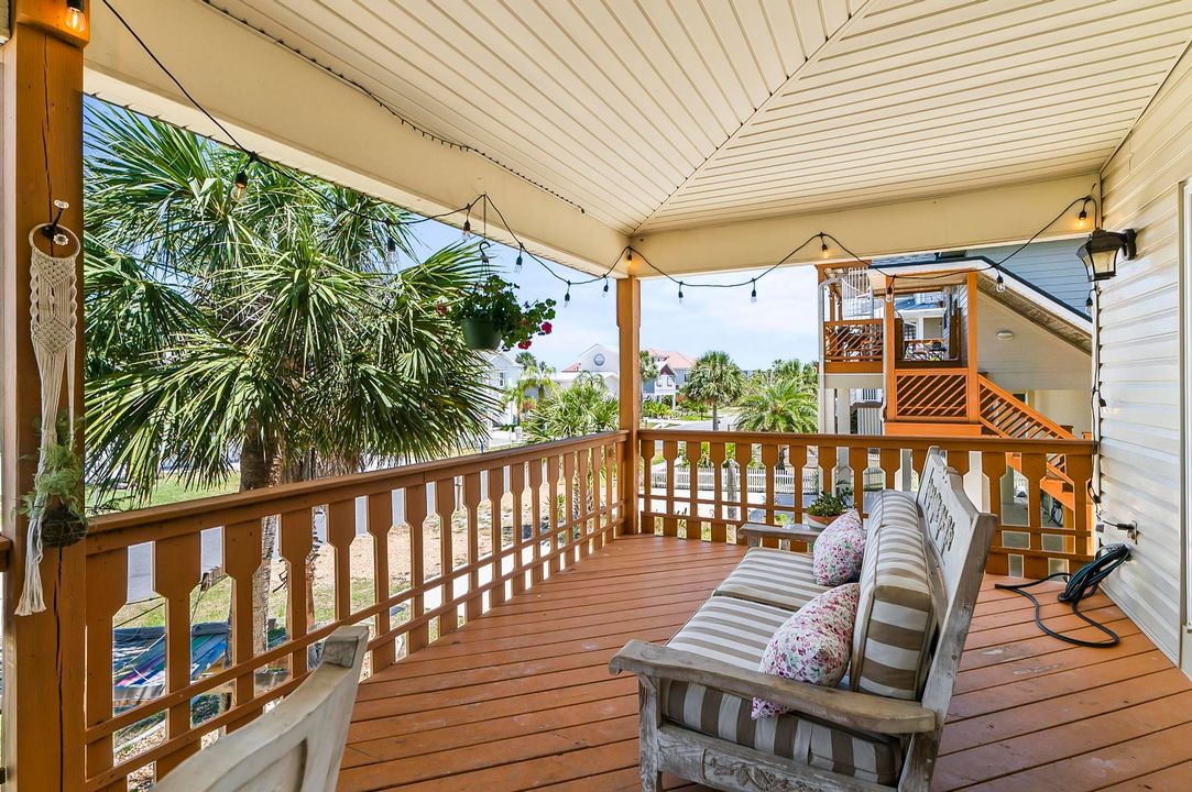 Active With Contract: $899,900 (4 beds, 4 baths, 2536 Square Feet)