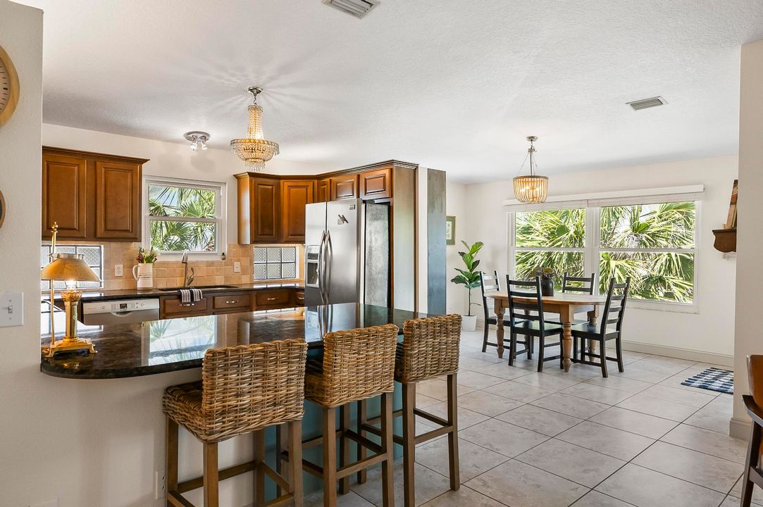 Active With Contract: $899,900 (4 beds, 4 baths, 2536 Square Feet)