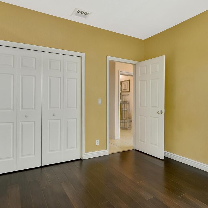 Под контрактом: $895,000 (4 спален, 3 ванн, 2731 Квадратных фут)