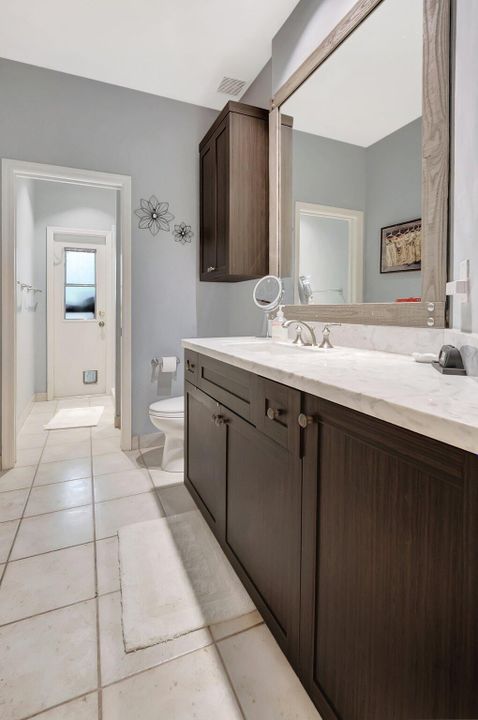 Под контрактом: $895,000 (4 спален, 3 ванн, 2731 Квадратных фут)