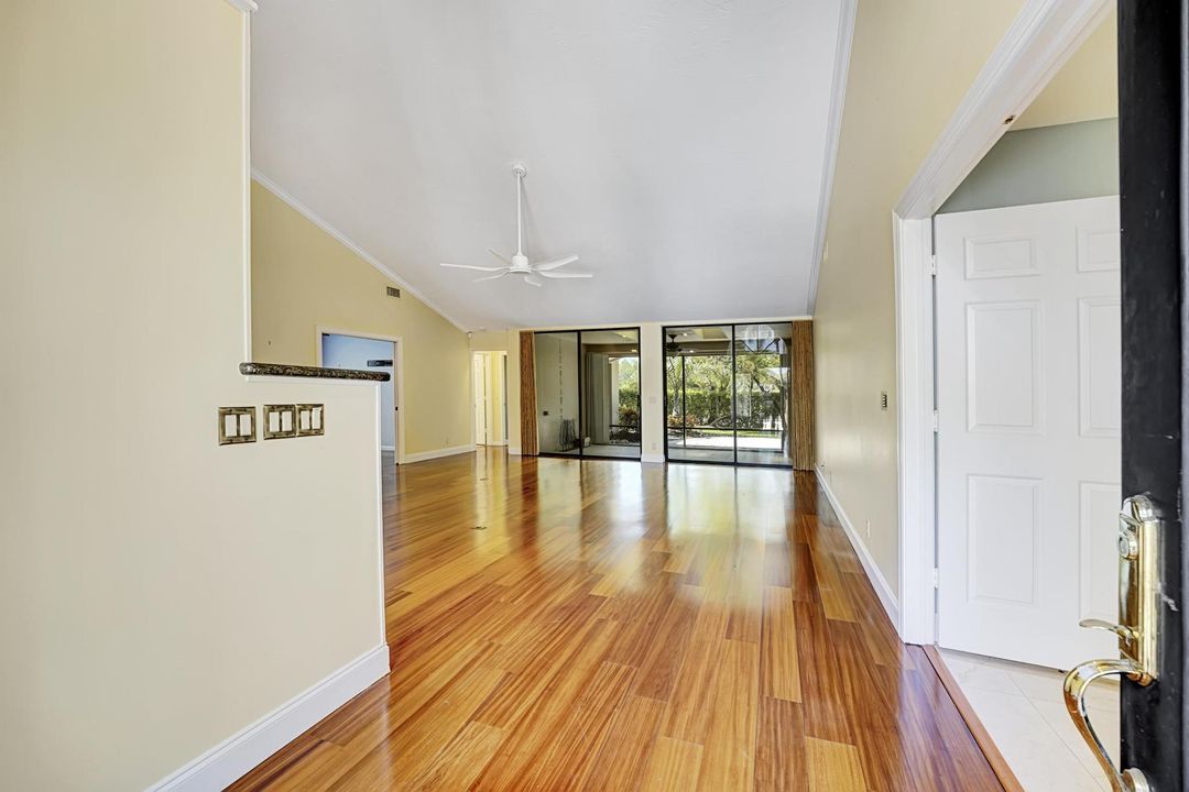 Active With Contract: $750,000 (3 beds, 2 baths, 2224 Square Feet)