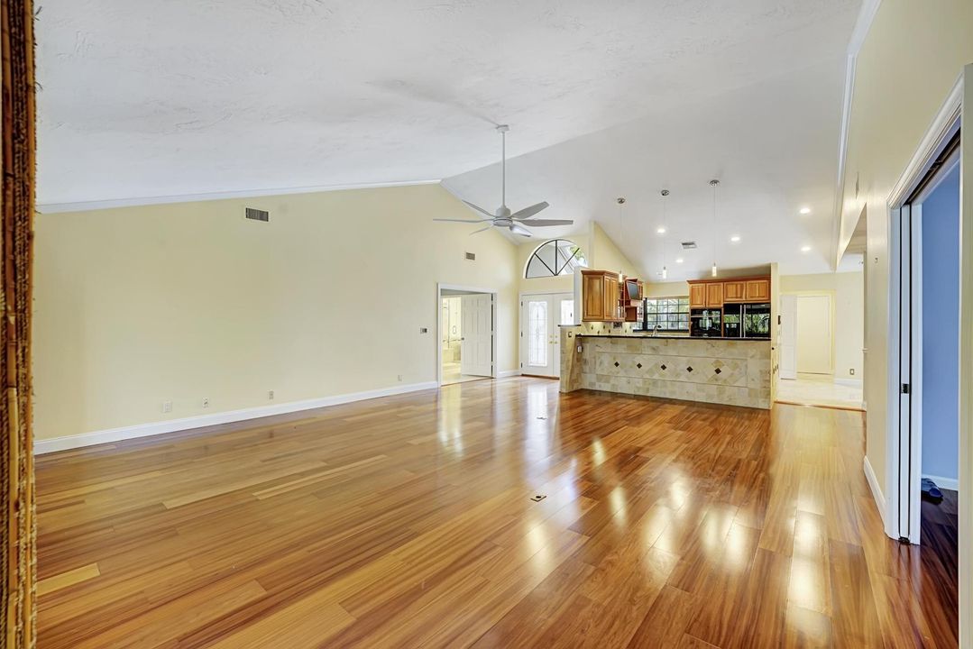 Active With Contract: $750,000 (3 beds, 2 baths, 2224 Square Feet)