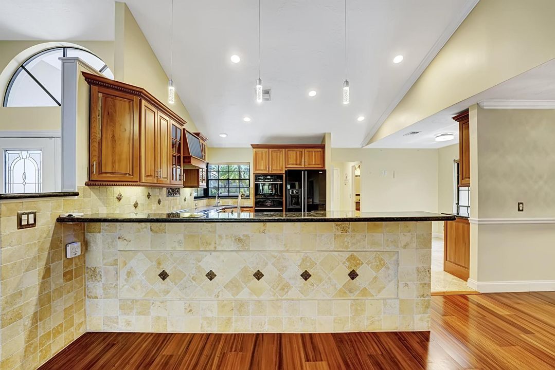 Active With Contract: $750,000 (3 beds, 2 baths, 2224 Square Feet)