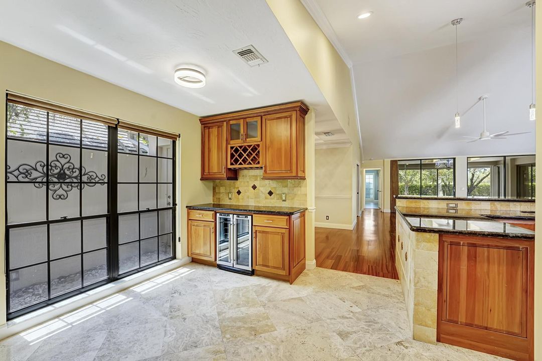 Active With Contract: $750,000 (3 beds, 2 baths, 2224 Square Feet)