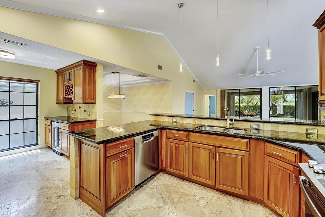 Active With Contract: $750,000 (3 beds, 2 baths, 2224 Square Feet)