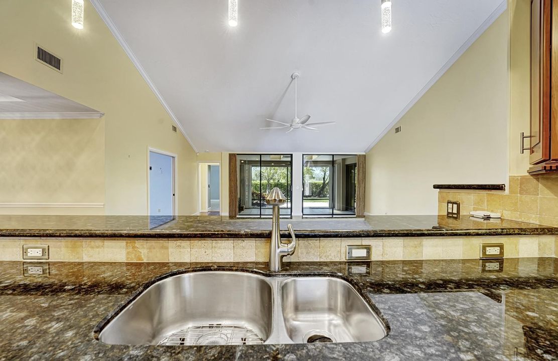 Active With Contract: $750,000 (3 beds, 2 baths, 2224 Square Feet)