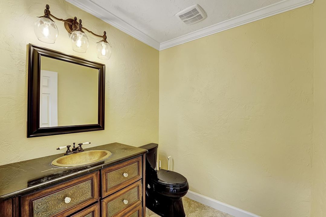 Active With Contract: $750,000 (3 beds, 2 baths, 2224 Square Feet)