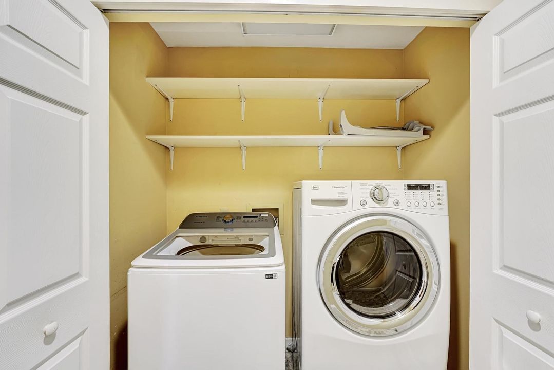 Active With Contract: $750,000 (3 beds, 2 baths, 2224 Square Feet)