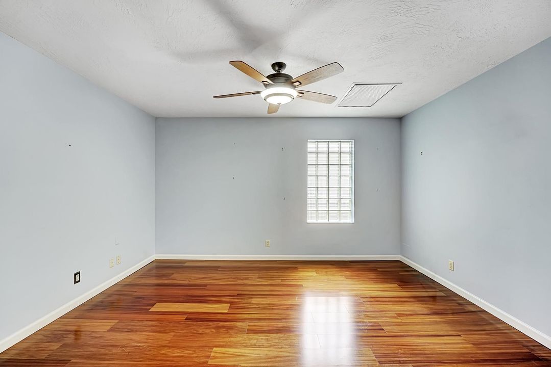 Active With Contract: $750,000 (3 beds, 2 baths, 2224 Square Feet)