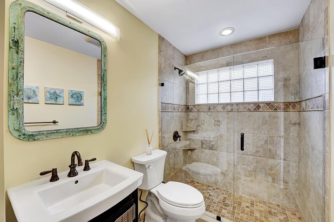 Active With Contract: $750,000 (3 beds, 2 baths, 2224 Square Feet)