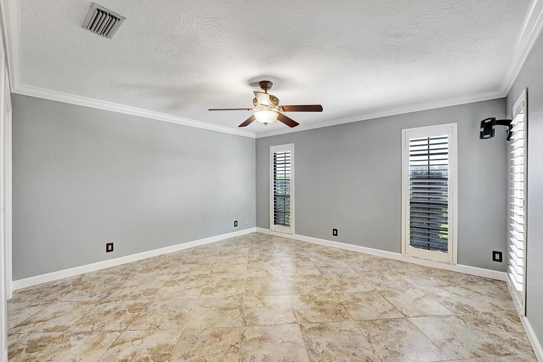 Active With Contract: $750,000 (3 beds, 2 baths, 2224 Square Feet)