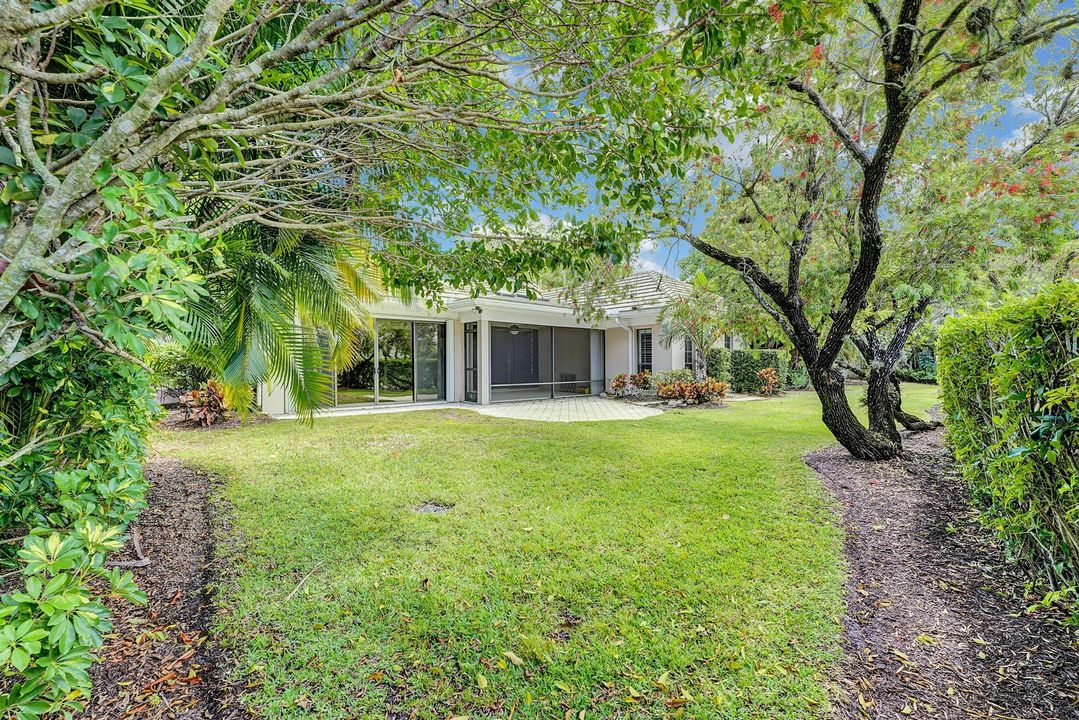 Active With Contract: $750,000 (3 beds, 2 baths, 2224 Square Feet)