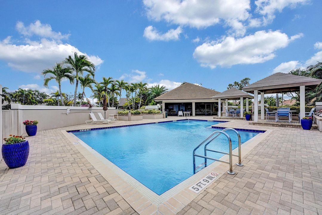 Active With Contract: $750,000 (3 beds, 2 baths, 2224 Square Feet)