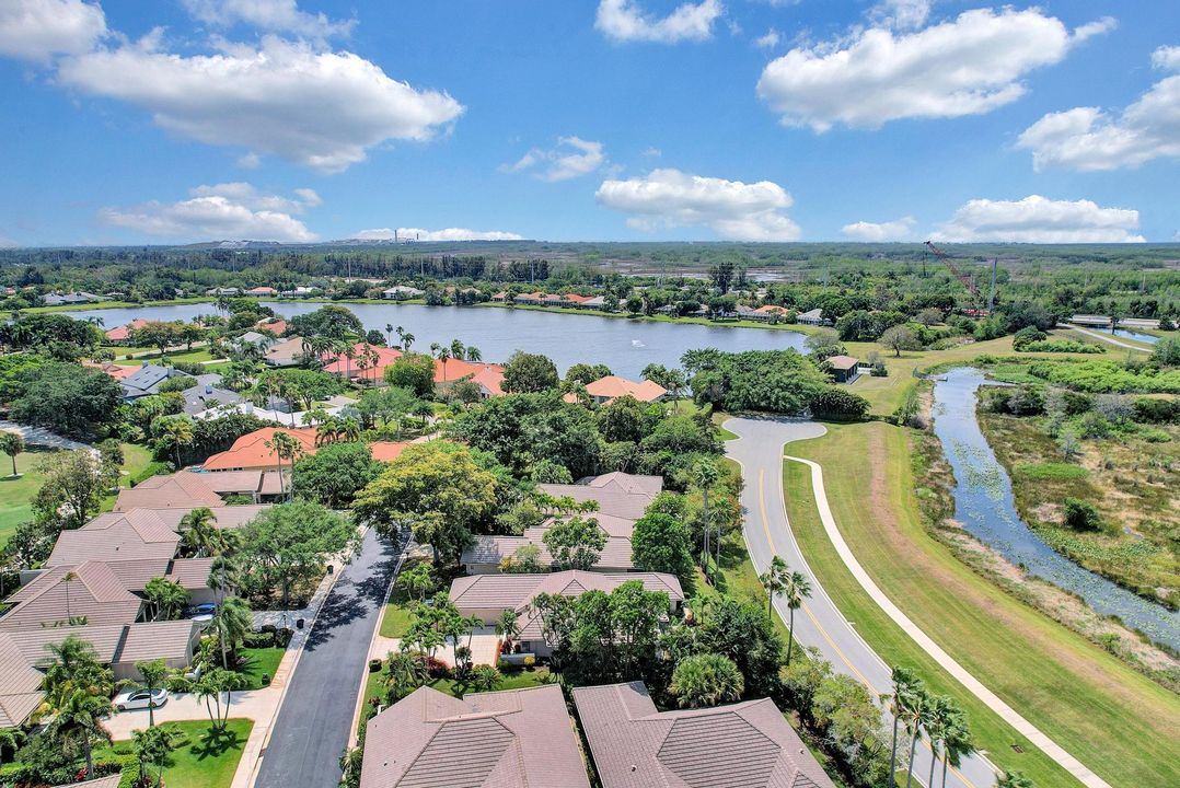 Active With Contract: $750,000 (3 beds, 2 baths, 2224 Square Feet)