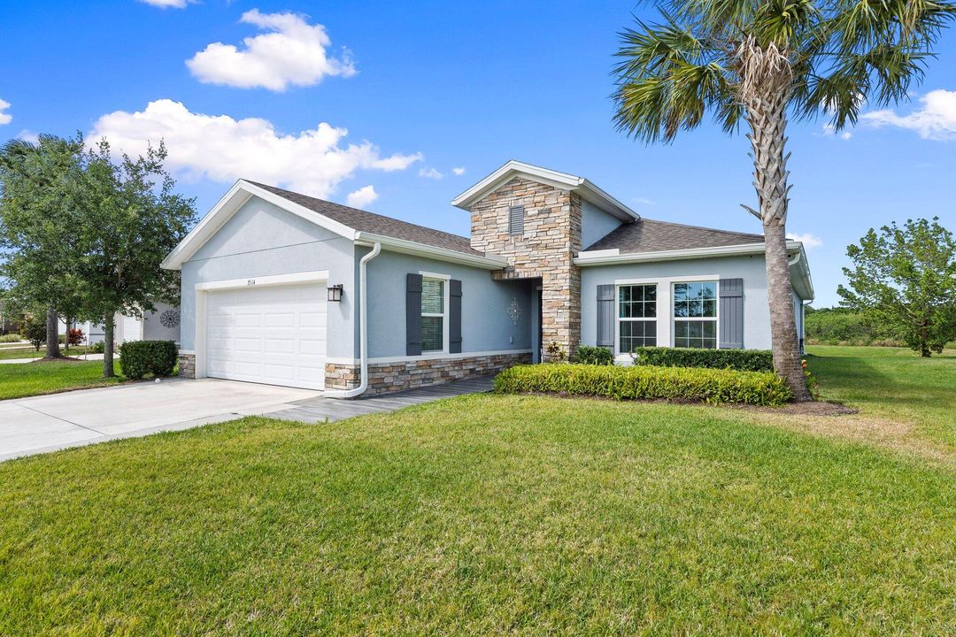 Recently Sold: $399,000 (3 beds, 2 baths, 1717 Square Feet)