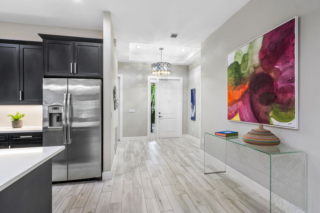 Activo con contrato: $1,275,000 (3 camas, 3 baños, 2555 Pies cuadrados)