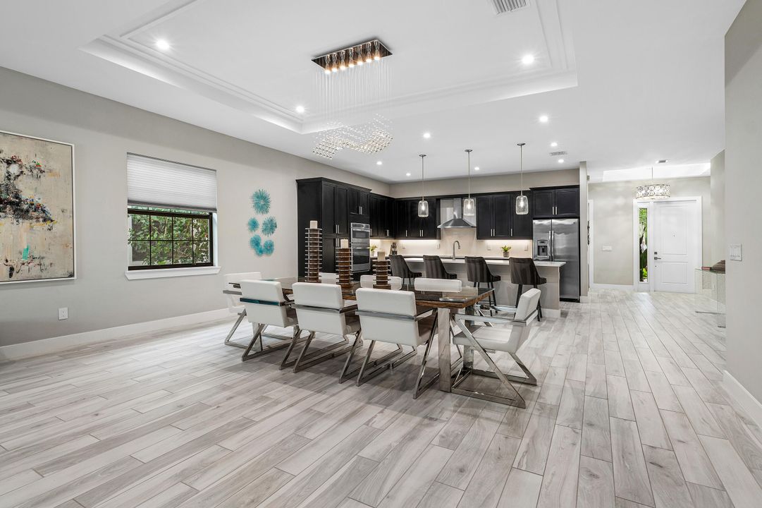 Activo con contrato: $1,275,000 (3 camas, 3 baños, 2555 Pies cuadrados)