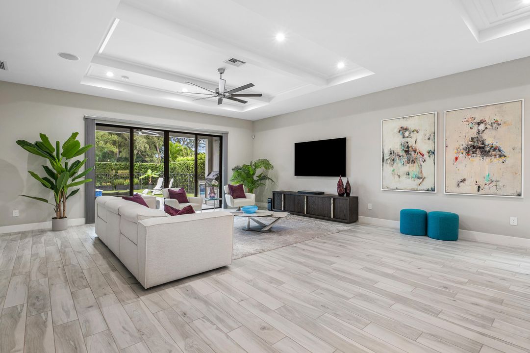 Activo con contrato: $1,275,000 (3 camas, 3 baños, 2555 Pies cuadrados)