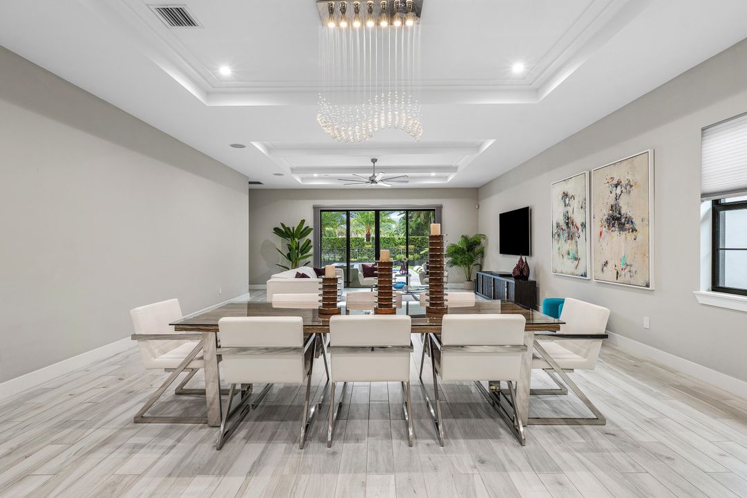 Activo con contrato: $1,275,000 (3 camas, 3 baños, 2555 Pies cuadrados)