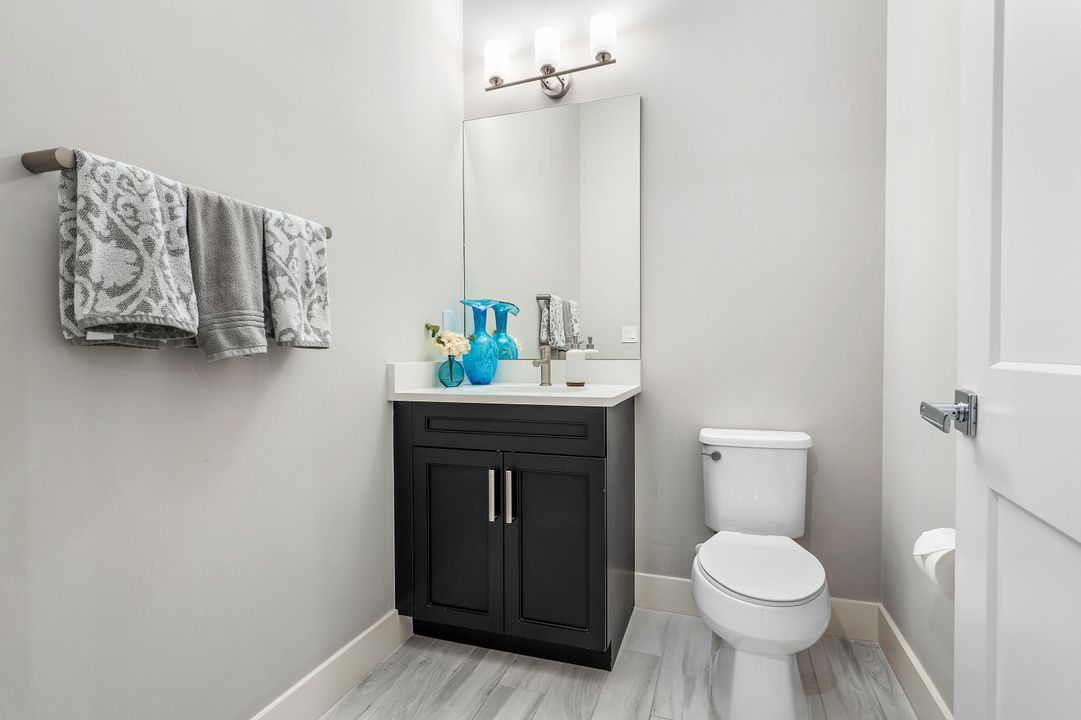 Activo con contrato: $1,275,000 (3 camas, 3 baños, 2555 Pies cuadrados)