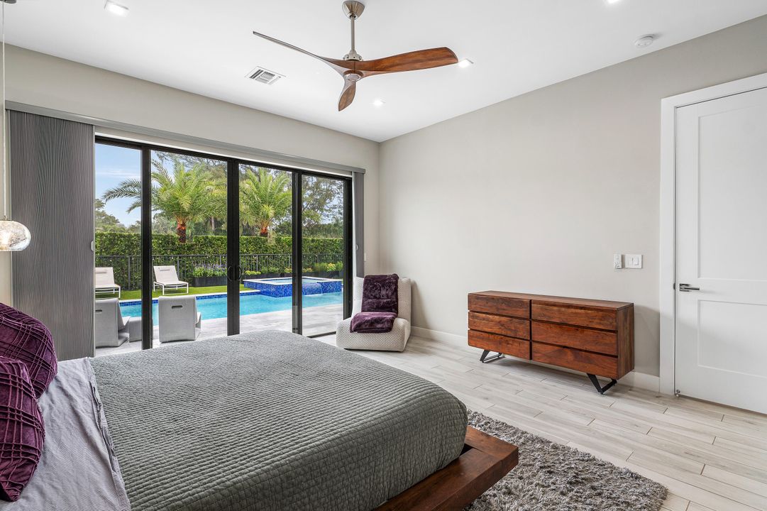 Activo con contrato: $1,275,000 (3 camas, 3 baños, 2555 Pies cuadrados)