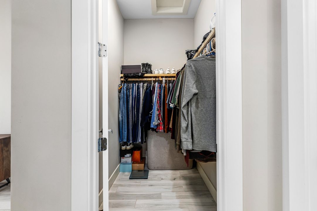 Activo con contrato: $1,275,000 (3 camas, 3 baños, 2555 Pies cuadrados)